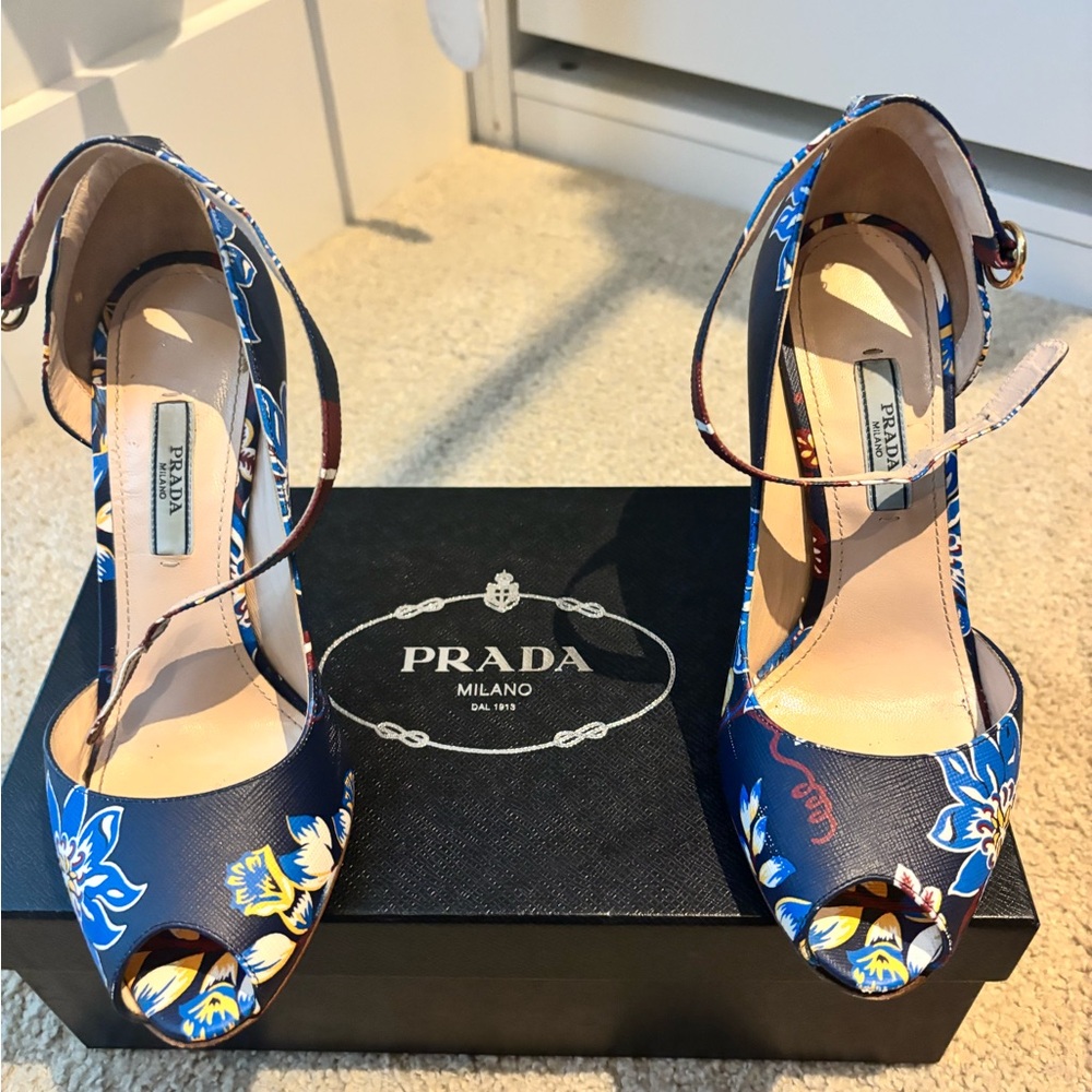 Prada Women's Blue Floral Heels
